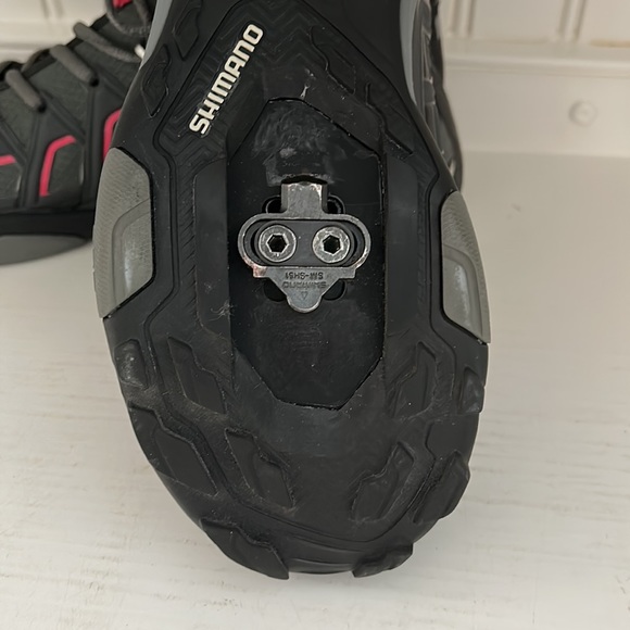 Shimano Pedaling dynamics spin shoes size 40 black and red - Picture 2 of 7